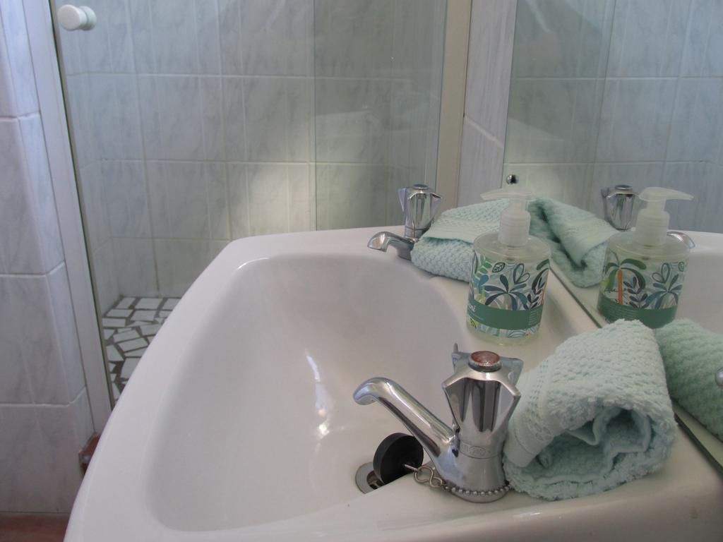 Due South Guest House Langebaan Ngoại thất bức ảnh