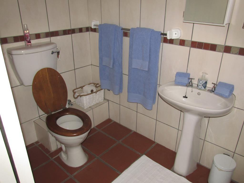 Due South Guest House Langebaan Ngoại thất bức ảnh