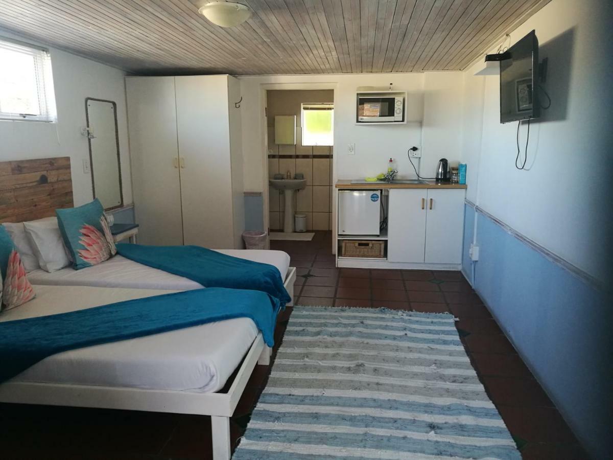 Due South Guest House Langebaan Ngoại thất bức ảnh